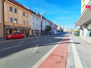 Pronájem obchodního prostoru, Hradec Králové - Pražské Předměstí, S. K. Neumanna, 65 m2