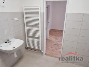 Pronájem bytu 3+1, Opava - Předměstí, Komenského, 106 m2