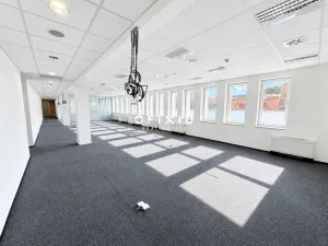 Pronájem kanceláře, Praha - Smíchov, Karla Engliše, 3214 m2