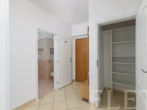 Pronájem bytu 2+kk, Praha - Záběhlice, Velenovského, 53 m2