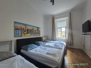 Pronájem bytu 1+1, Praha - Karlín, Křižíkova, 39 m2