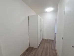 Pronájem bytu 2+kk, Praha - Záběhlice, Jabloňová, 40 m2