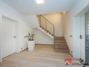 Prodej rodinného domu, Újezd, 346 m2