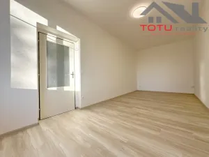 Pronájem bytu 1+1, Jaroměř, Lužická, 42 m2