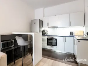Pronájem bytu 2+kk, Praha - Vršovice, Oblouková, 40 m2
