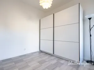 Pronájem bytu 2+kk, Praha - Vršovice, Oblouková, 40 m2