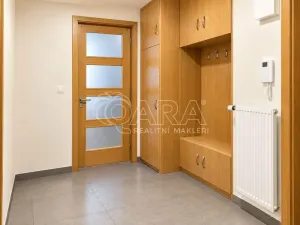 Pronájem bytu 2+kk, Praha - Holešovice, Komunardů, 57 m2