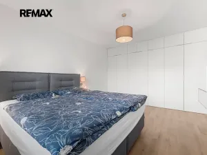 Pronájem rodinného domu, Říčany, Táborská, 199 m2
