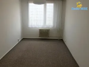Pronájem bytu 2+kk, Praha - Kobylisy, Famfulíkova, 47 m2