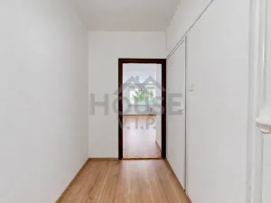 Prodej bytu 1+kk, Praha - Modřany, Daškova, 29 m2