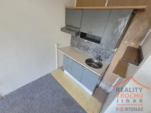 Pronájem bytu 1+kk, Hradec Králové, Jana Masaryka, 3 m2