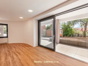 Pronájem atypického bytu, Ústí nad Labem, Bělehradská, 56 m2