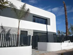 Prodej rodinného domu, Torrevieja, Španělsko, 185 m2