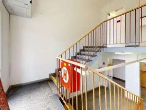 Pronájem kanceláře, Hradec Králové, Akademika Bedrny, 602 m2