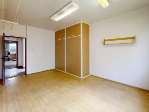 Pronájem kanceláře, Hradec Králové, Akademika Bedrny, 602 m2