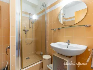 Pronájem bytu 1+kk, Praha - Libeň, Kovanecká, 32 m2