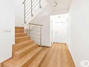 Prodej rodinného domu, Hradec Králové - Plotiště nad Labem, Zahrádkářská, 122 m2