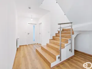 Prodej rodinného domu, Hradec Králové - Plotiště nad Labem, Zahrádkářská, 122 m2