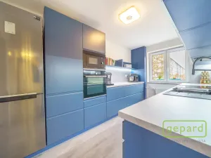 Prodej bytu 3+1, Karlovy Vary, Šumavská, 99 m2
