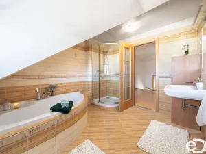 Prodej rodinného domu, Kosořice, 340 m2