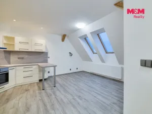 Pronájem bytu 2+kk, Cheb, 26. dubna, 52 m2