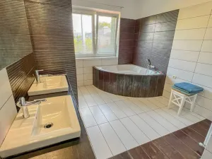 Pronájem rodinného domu, Dobrá, 150 m2