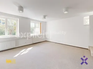 Pronájem kanceláře, Zlín, Vršava I, 460 m2