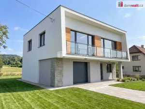 Prodej rodinného domu, Svárov, 180 m2