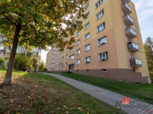 Prodej bytu 3+1, Plzeň - Lobzy, Sousedská, 74 m2