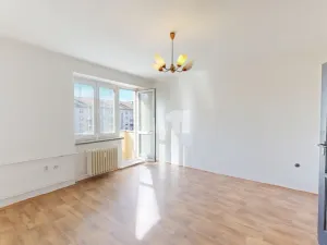 Prodej bytu 2+1, Pardubice - Zelené Předměstí, náměstí Dukelských hrdinů, 57 m2