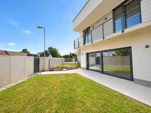 Prodej vícegeneračního domu, Šestajovice, Komenského, 275 m2