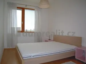 Pronájem bytu 2+kk, Praha - Strašnice, Michelangelova, 46 m2