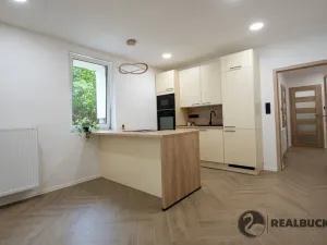 Prodej bytu 3+1, Jablonec nad Nisou, Vítězslava Nezvala, 100 m2