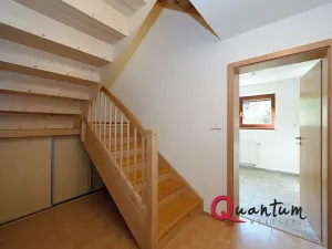 Pronájem rodinného domu, Praha - Kyje, Krčínovo náměstí, 126 m2
