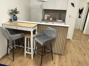 Pronájem bytu 2+kk, Praha, Formanská, 44 m2
