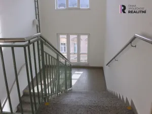 Pronájem kanceláře, Karlovy Vary, T. G. Masaryka, 39 m2