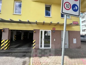 Pronájem garážového stání, Praha - Kunratice, Za valem, 15 m2