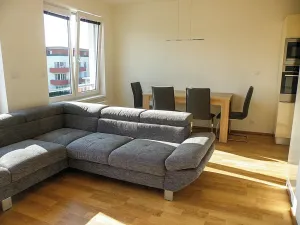 Pronájem bytu 2+kk, Praha - Pitkovice, Chorošová, 61 m2