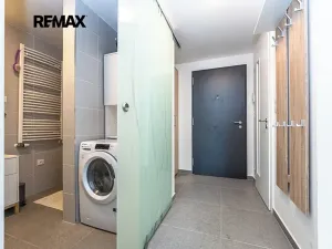 Pronájem bytu 2+kk, Praha - Holešovice, Jankovcova, 60 m2