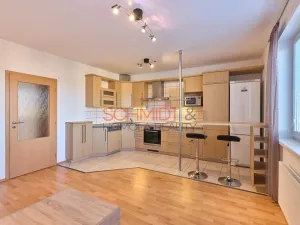 Prodej bytu 3+kk, Hustopeče, U Větrolamu, 73 m2