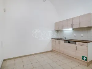 Pronájem kanceláře, Praha - Záběhlice, Za potokem, 168 m2
