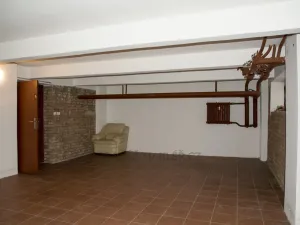 Pronájem skladu, Praha - Karlín, Pobřežní, 91 m2