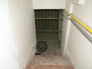 Pronájem skladu, Praha - Karlín, Pobřežní, 91 m2