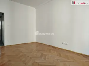 Pronájem bytu 2+1, Karlovy Vary, K. Čapka, 57 m2