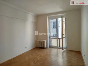Pronájem bytu 2+1, Karlovy Vary, K. Čapka, 57 m2