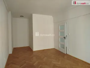 Pronájem bytu 2+1, Karlovy Vary, K. Čapka, 57 m2