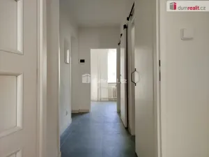 Pronájem bytu 2+1, Karlovy Vary, K. Čapka, 57 m2