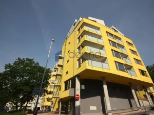 Pronájem bytu 2+kk, Praha, Jeseniova, 58 m2