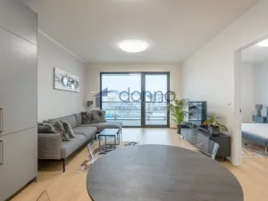 Pronájem bytu 2+kk, Praha, Jankovcova, 60 m2