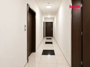 Prodej bytu 1+kk, Karlovy Vary - Drahovice, Mattoniho nábřeží, 45 m2
